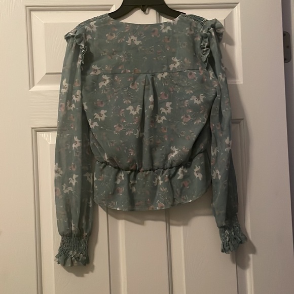 Wayf Green Floral Crop Top - Picture 4 of 4